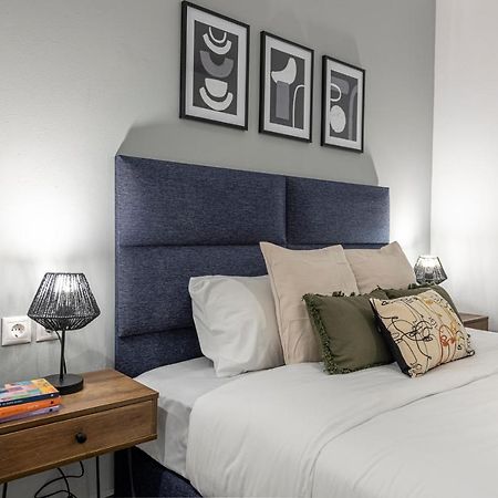 Phaedrus Living: City Center Luxury Flat Loukianou Atene Esterno foto