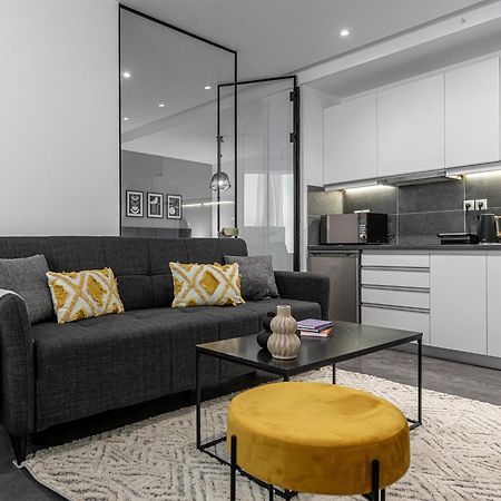 Phaedrus Living: City Center Luxury Flat Loukianou Atene Esterno foto
