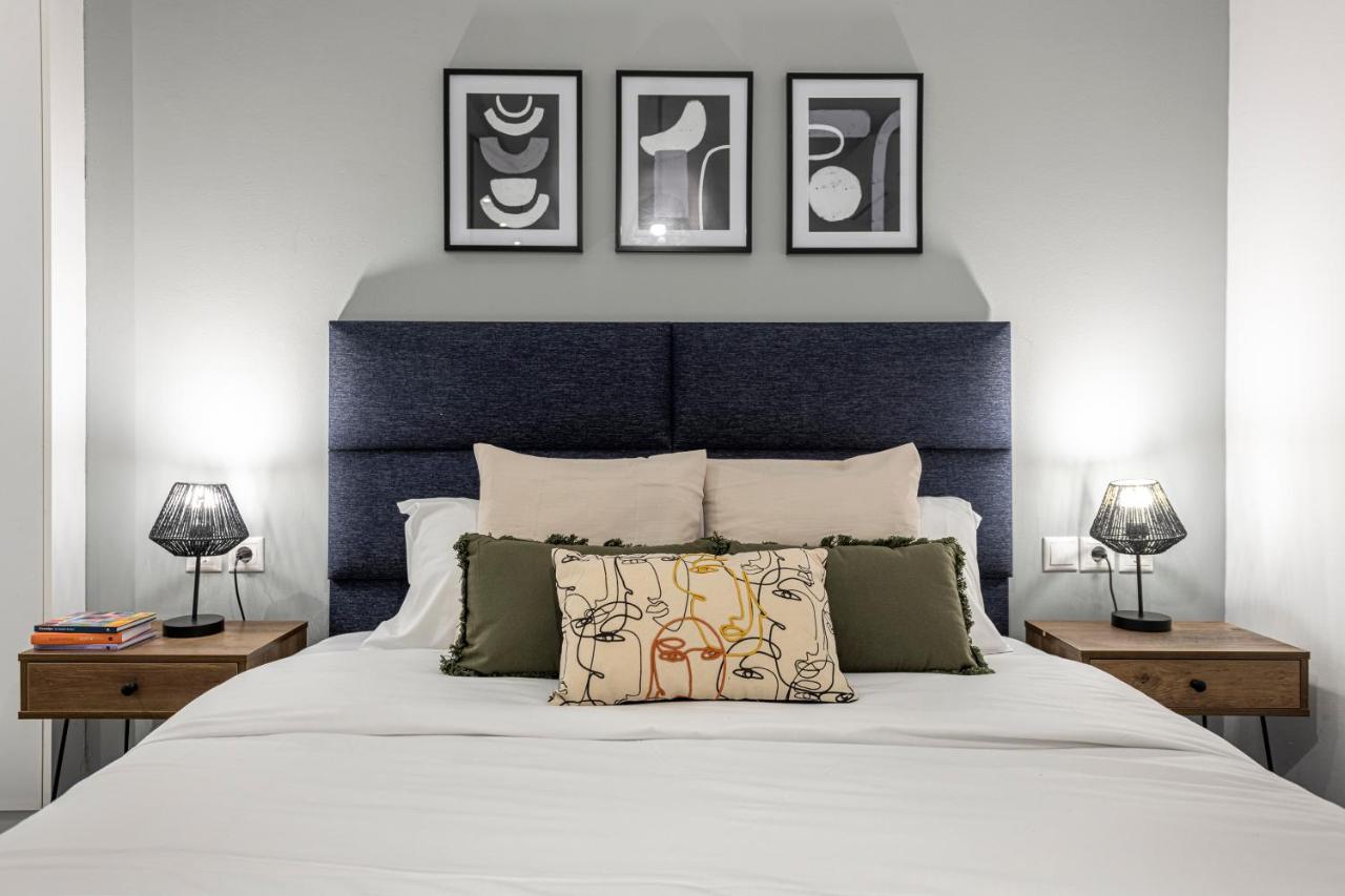 Phaedrus Living: City Center Luxury Flat Loukianou Atene Esterno foto