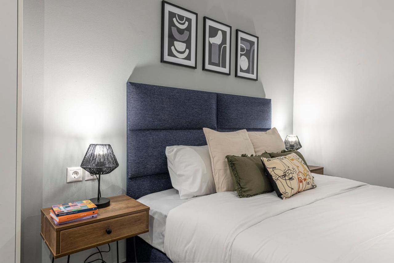 Phaedrus Living: City Center Luxury Flat Loukianou Atene Esterno foto